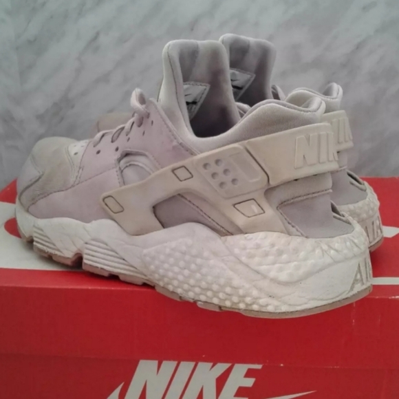 NIKE AIR HUARACHE RUN 634835-029 Grey Rose Pink White Womens Sz 8.5 - Picture 2 of 6